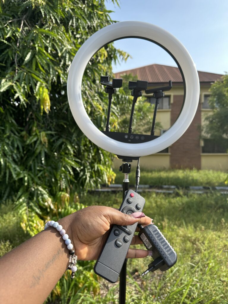 14 INCHES DIRECT PLUG RINGLIGHT