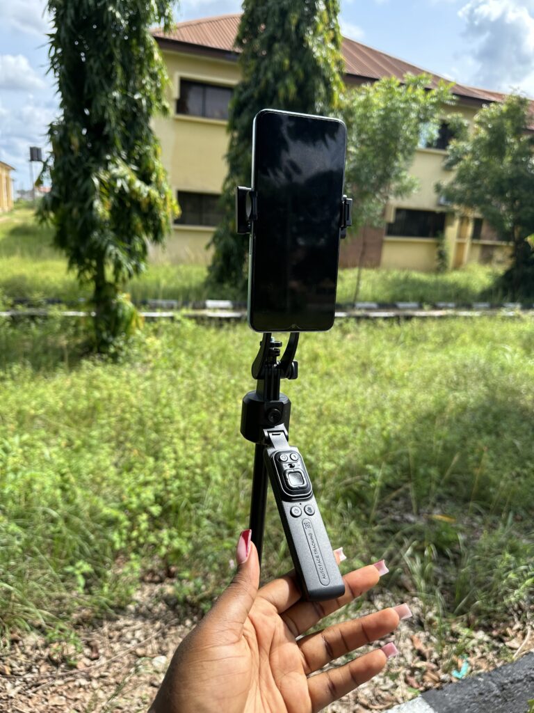 C17 AI FACE TRACKING TRIPOD