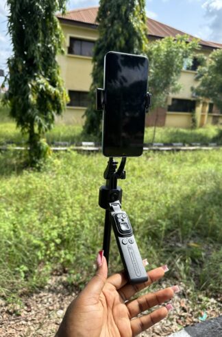 C17 AI FACE TRACKING TRIPOD