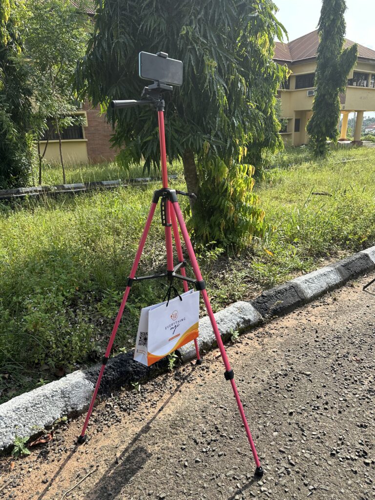 5FT TRIPOD STAND - Image 3