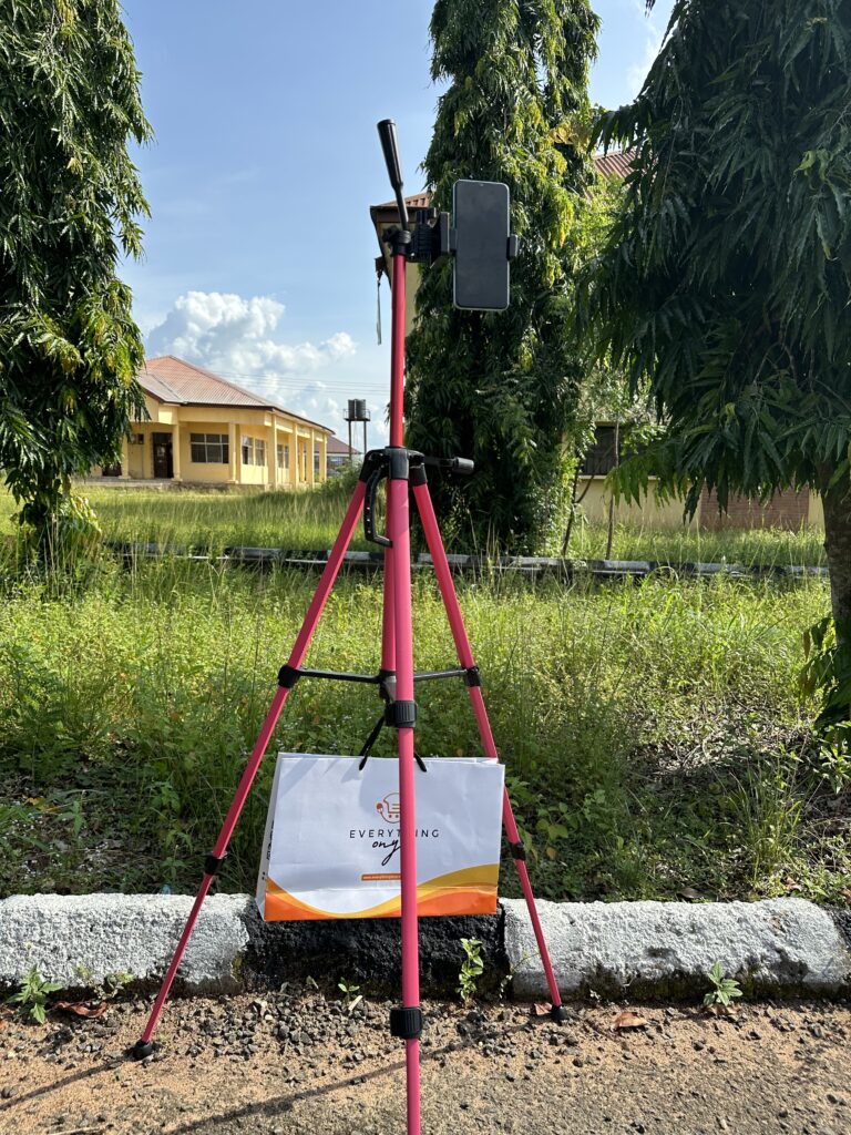 5FT TRIPOD STAND