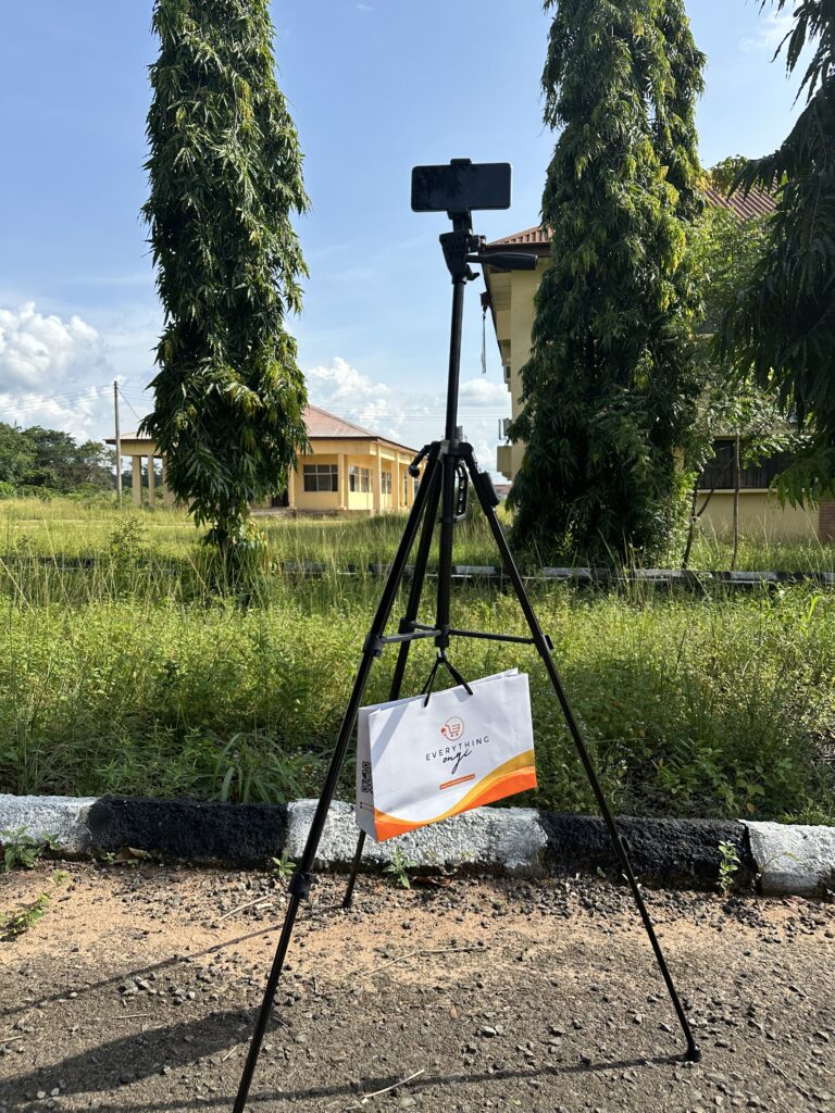 5FT TRIPOD STAND WITH BLUETOOTH SHUTTER - Image 2