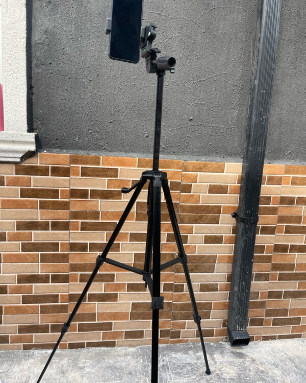 5FT TRIPOD STAND - Image 2