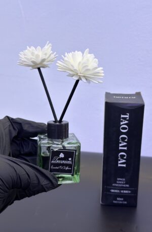 REED DIFFUSER WITH FLOWER