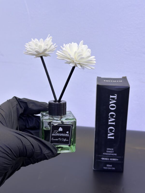 REED DIFFUSER WITH FLOWER