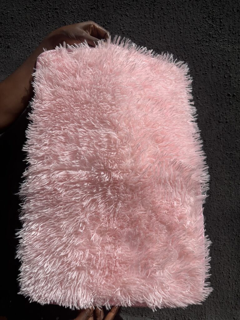 PINK FUR RUG - Image 3