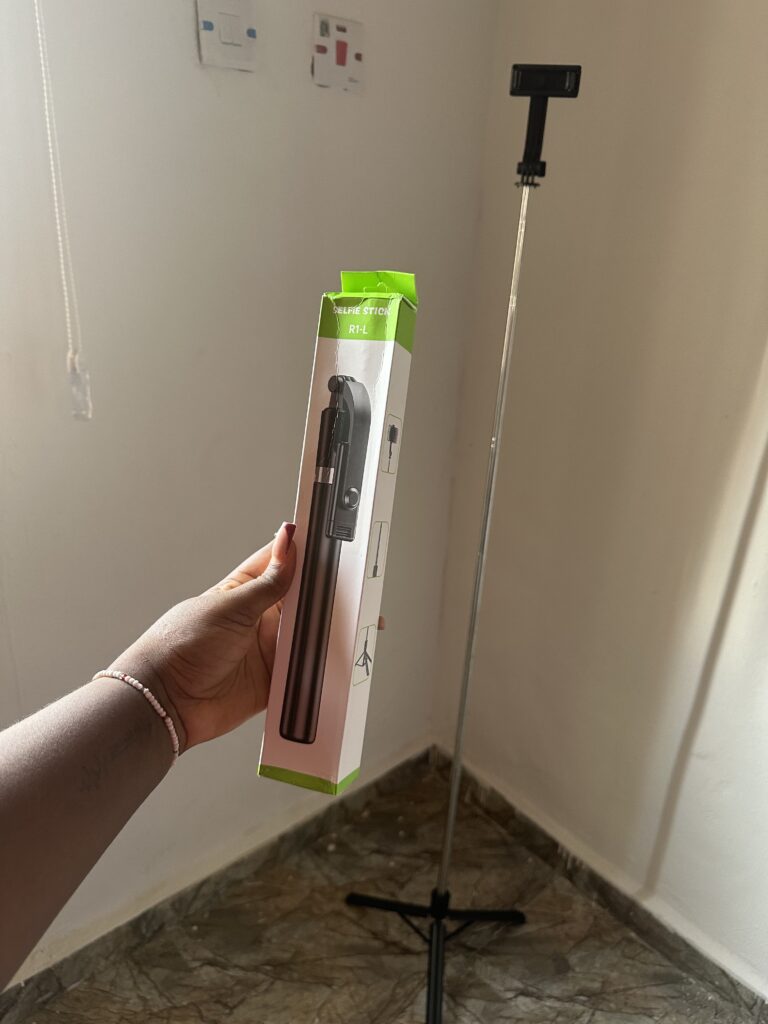 5.5FT TRIPOD/SELFIE STICK - Image 2