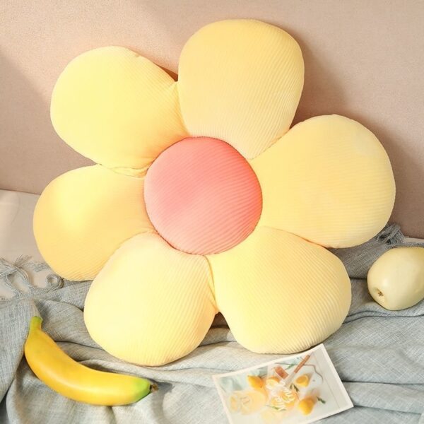 DAISY FLOWER PILLOW - Image 4
