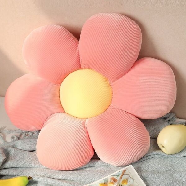 DAISY FLOWER PILLOW - Image 3