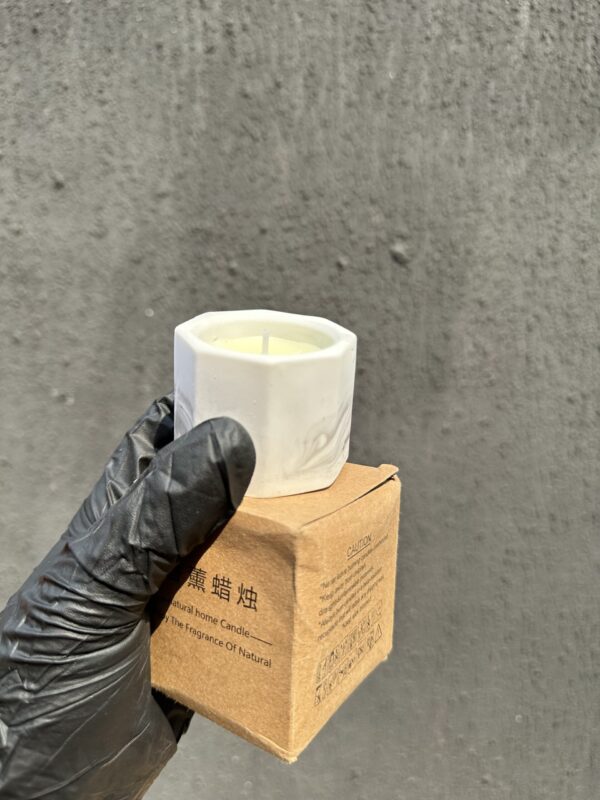 SCENTED CANDLE