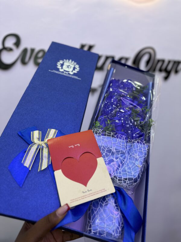 FLOWER BOUQUET WITH CARD - Image 3