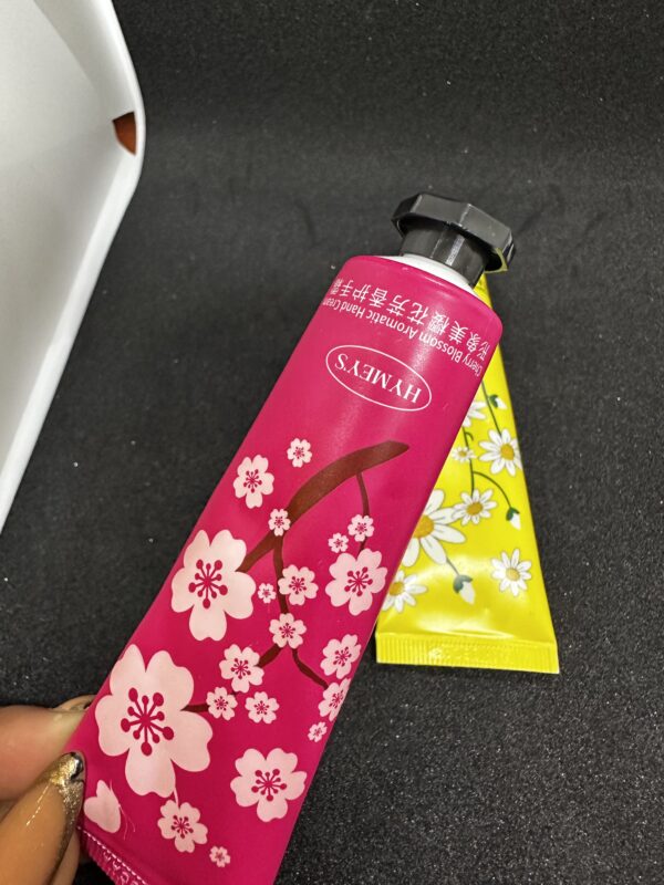 HAND CREAM/ FRAGRANCE - Image 2