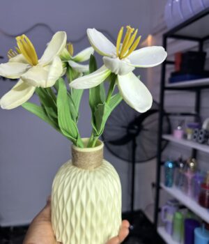 SIMPLE FLOWER VASE