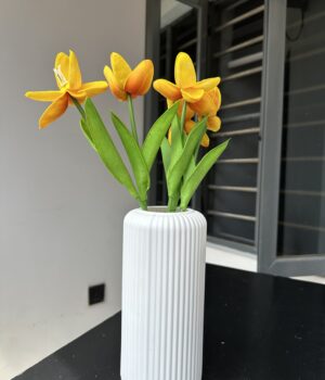 LONG STRAIGHT FLOWER