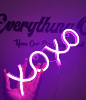 XOXO NEON LIGHT