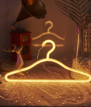 CLOTH HANGER NEON LIGHT