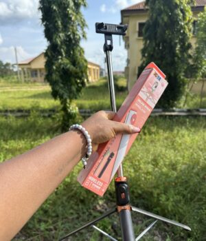 JC-18 SELFIE STICK/TRIPOD 5.5FT LONG