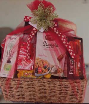 CHRISTMAS HAMPER PACKAGES