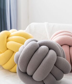 KNOT PILLOW DESIGN