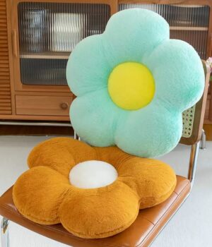 DAISY FLOWER PILLOW