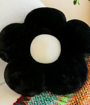 DAISY FLOWER PILLOW