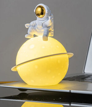 ASTRONAUT MOON LAMP